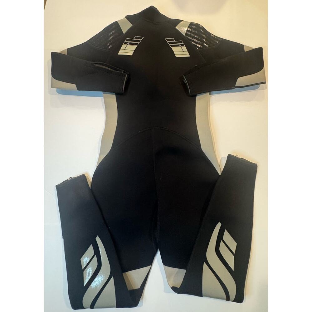 Seaskin Women’s Small Full Body Wetsuit Black Gray Front Zip Surf Dive Swim - Picture 4 of 8